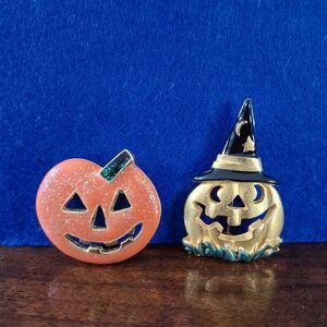 AAI Halloween Brooch Pair Jack O'Lantern Pins Wizard Hat Pumpkin Glitter Pumpkin